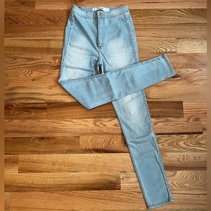NWOT Abercrombie & Fitch Ultra High Rise Skinny Jeans, size 2